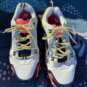 FILA Women's Oakmont TR trail sneakers